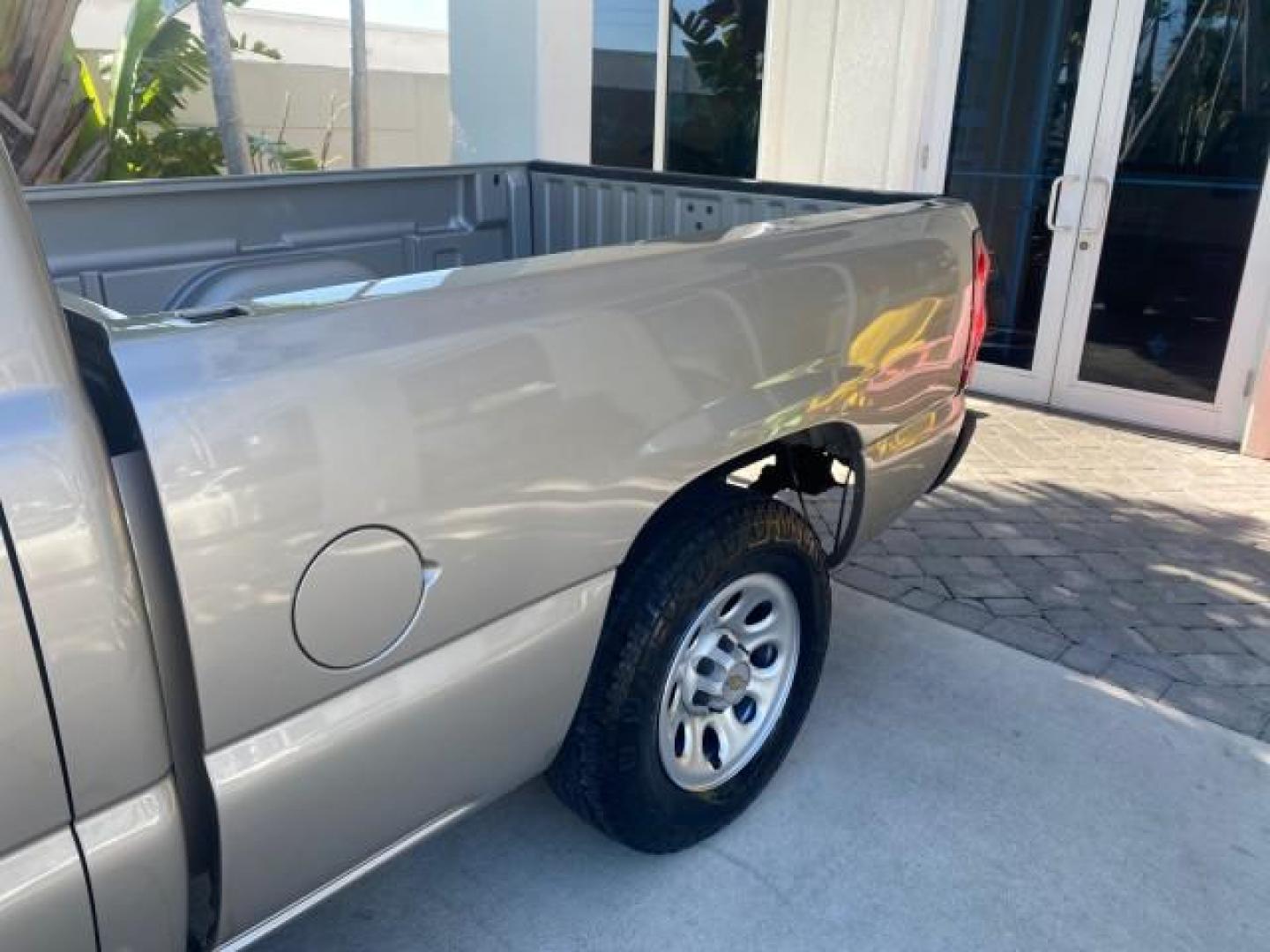 2005 Sandstone Metallic /Medium Gray Chevrolet Silverado 1500 1 OWNER FLORIDA LOW MILES (1GCEC19X85Z) with an 4.3L Vortec 4300 V6 MFI Engine engine, Automatic transmission, located at 4701 North Dixie Hwy, Pompano Beach, FL, 33064, (954) 422-2889, 26.240938, -80.123474 - OUR WEBPAGE FLORIDACARS1.COM HAS OVER 100 PHOTOS AND FREE CARFAX LINK 2005 CHEVROLET SILVERADO 1500 WORK TRUCK 1 OWNER VIN: 1GCEC19X85Z262080 1 G C E C 1 9 X 8 5 Z 2 6 2 0 8 0 4 DOOR EXTENDED CAB PICKUP 4.3L V6 F GASOLINE 21 MPG REAR WHEEL DRIVE Features ABS Brakes Air Conditioning AM/FM Stereo Auto - Photo#69