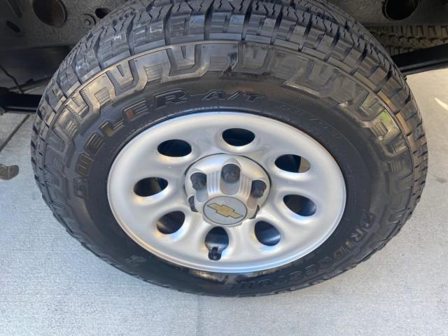 2005 Sandstone Metallic /Medium Gray Chevrolet Silverado 1500 1 OWNER FLORIDA LOW MILES (1GCEC19X85Z) with an 4.3L Vortec 4300 V6 MFI Engine engine, Automatic transmission, located at 4701 North Dixie Hwy, Pompano Beach, FL, 33064, (954) 422-2889, 26.240938, -80.123474 - OUR WEBPAGE FLORIDACARS1.COM HAS OVER 100 PHOTOS AND FREE CARFAX LINK 2005 CHEVROLET SILVERADO 1500 WORK TRUCK 1 OWNER VIN: 1GCEC19X85Z262080 1 G C E C 1 9 X 8 5 Z 2 6 2 0 8 0 4 DOOR EXTENDED CAB PICKUP 4.3L V6 F GASOLINE 21 MPG REAR WHEEL DRIVE Features ABS Brakes Air Conditioning AM/FM Stereo Auto - Photo#78