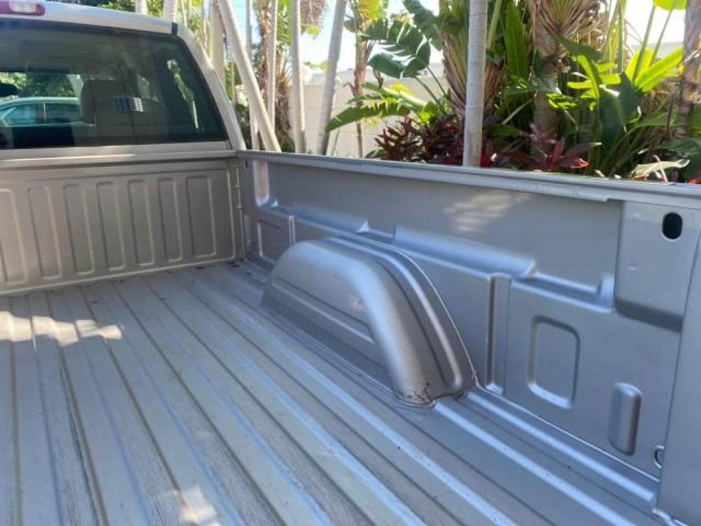 2005 Sandstone Metallic /Medium Gray Chevrolet Silverado 1500 1 OWNER FLORIDA LOW MILES (1GCEC19X85Z) with an 4.3L Vortec 4300 V6 MFI Engine engine, Automatic transmission, located at 4701 North Dixie Hwy, Pompano Beach, FL, 33064, (954) 422-2889, 26.240938, -80.123474 - OUR WEBPAGE FLORIDACARS1.COM HAS OVER 100 PHOTOS AND FREE CARFAX LINK 2005 CHEVROLET SILVERADO 1500 WORK TRUCK 1 OWNER VIN: 1GCEC19X85Z262080 1 G C E C 1 9 X 8 5 Z 2 6 2 0 8 0 4 DOOR EXTENDED CAB PICKUP 4.3L V6 F GASOLINE 21 MPG REAR WHEEL DRIVE Features ABS Brakes Air Conditioning AM/FM Stereo Auto - Photo#89