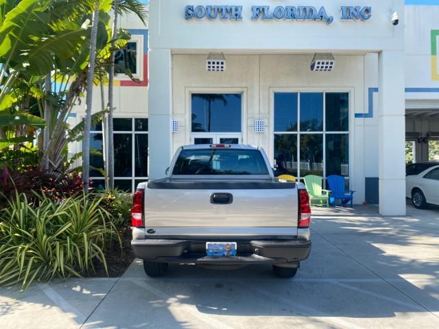 2005 Sandstone Metallic /Medium Gray Chevrolet Silverado 1500 1 OWNER FLORIDA LOW MILES (1GCEC19X85Z) with an 4.3L Vortec 4300 V6 MFI Engine engine, Automatic transmission, located at 4701 North Dixie Hwy, Pompano Beach, FL, 33064, (954) 422-2889, 26.240938, -80.123474 - OUR WEBPAGE FLORIDACARS1.COM HAS OVER 100 PHOTOS AND FREE CARFAX LINK 2005 CHEVROLET SILVERADO 1500 WORK TRUCK 1 OWNER VIN: 1GCEC19X85Z262080 1 G C E C 1 9 X 8 5 Z 2 6 2 0 8 0 4 DOOR EXTENDED CAB PICKUP 4.3L V6 F GASOLINE 21 MPG REAR WHEEL DRIVE Features ABS Brakes Air Conditioning AM/FM Stereo Auto - Photo#93