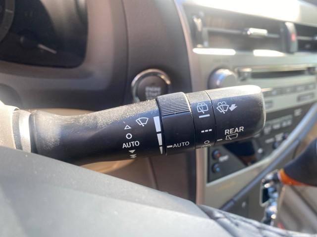 2012 Matador Red Mica /Parchment Lexus RX 350 LOW MILES 68,785 1 OWNER NAV (2T2ZK1BA6CC) with an 3.5L DOHC SFI 24-Valve V6 Engine engine, Automatic transmission, located at 4701 North Dixie Hwy, Pompano Beach, FL, 33064, (954) 422-2889, 26.240938, -80.123474 - OUR WEBPAGE FLORIDACARS1.COM HAS OVER 100 PHOTOS AND FREE CARFAX LINK 2012 LEXUS RX 350 1 OWNER SUNROOF NAVIGATION LOADED VIN: 2T2ZK1BA6CC065213 2 T 2 Z K 1 B A 6 C C 0 6 5 2 1 3 4 DOOR WAGON/SPORT UTILITY 3.5L V6 F DOHC 24V GASOLINE 25 MPG FRONT WHEEL DRIVE Features A/C Seat(s) ABS Brakes Air Condi - Photo#52