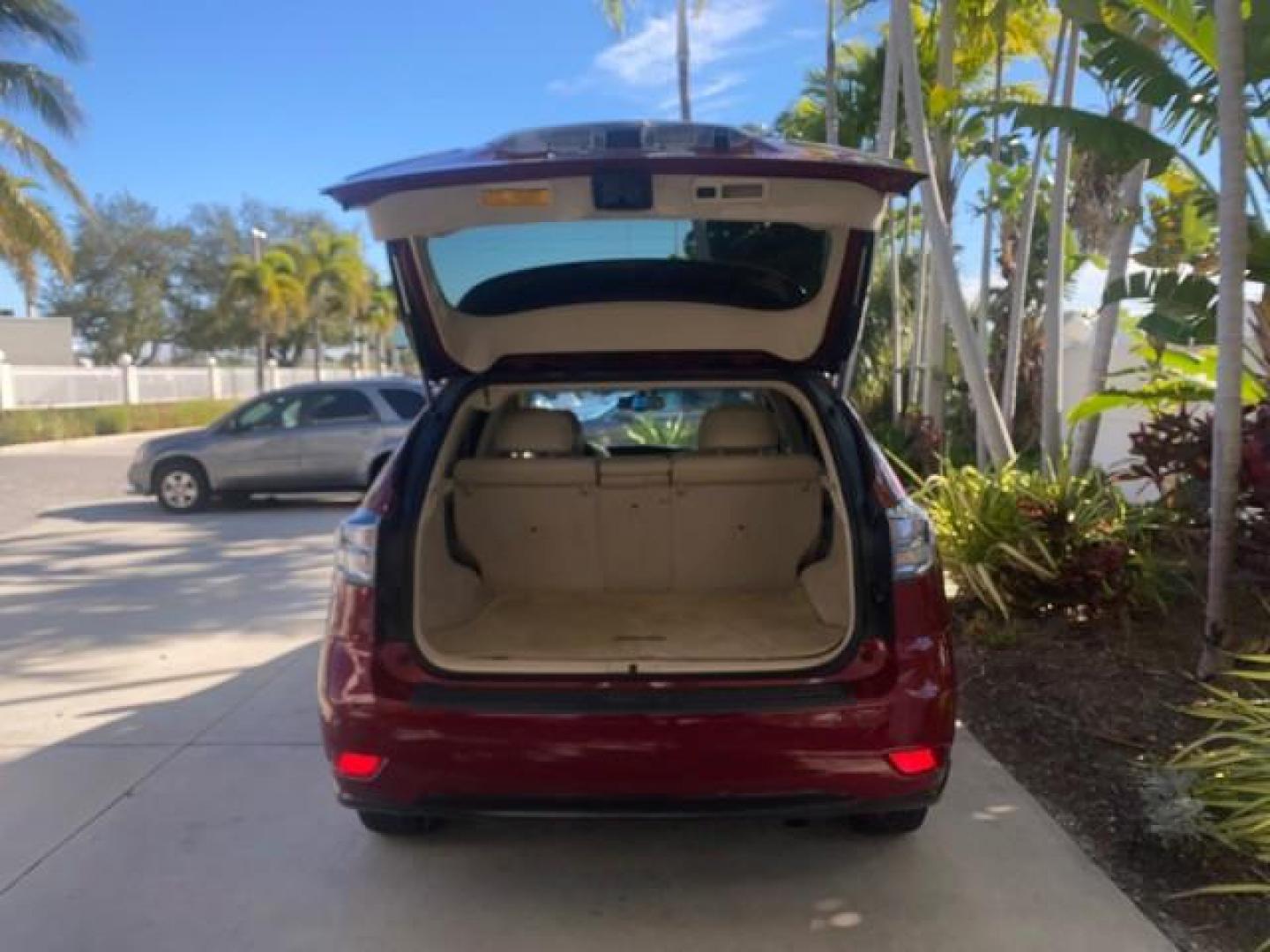 2012 Matador Red Mica /Parchment Lexus RX 350 LOW MILES 68,785 1 OWNER NAV SUV (2T2ZK1BA6CC) with an 3.5L DOHC SFI 24-Valve V6 Engine engine, Automatic transmission, located at 4701 North Dixie Hwy, Pompano Beach, FL, 33064, (954) 422-2889, 26.240938, -80.123474 - OUR WEBPAGE FLORIDACARS1.COM HAS OVER 100 PHOTOS AND FREE CARFAX LINK 2012 LEXUS RX 350 1 OWNER SUNROOF NAVIGATION LOADED VIN: 2T2ZK1BA6CC065213 2 T 2 Z K 1 B A 6 C C 0 6 5 2 1 3 4 DOOR WAGON/SPORT UTILITY 3.5L V6 F DOHC 24V GASOLINE 25 MPG FRONT WHEEL DRIVE Features A/C Seat(s) ABS Brakes Air Condi - Photo#98