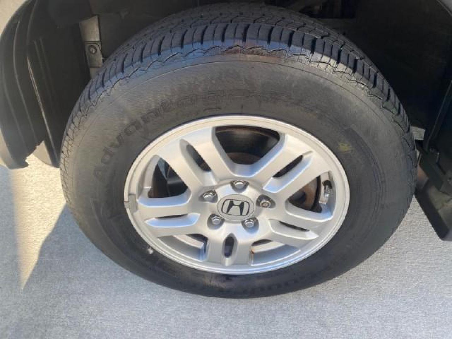 2002 Clover Green Pearl /Saddle Honda CR-V EX LOW MILES 34,271 1 OWNER 4WD (JHLRD78812C) with an 2.4L DOHC i-VTEC 16-Valve I4 Engine engine, Automatic transmission, located at 4701 North Dixie Hwy, Pompano Beach, FL, 33064, (954) 422-2889, 26.240938, -80.123474 - OUR WEBPAGE FLORIDACARS1.COM HAS OVER 100 PHOTOS AND FREE CARFAX LINK 2002 HONDA CR-V EX 4WD 1 OWNER VIN: JHLRD78812C081089 J H L R D 7 8 8 1 2 C 0 8 1 0 8 9 4 DOOR WAGON/SPORT UTILITY 2.4L I4 F DOHC GASOLINE 26 MPG ALL WHEEL DRIVE Features 4WD/AWD ABS Brakes Air Conditioning Alloy Wheels AM/FM Ster - Photo#19