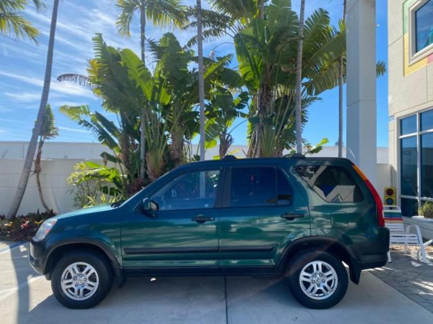 2002 Clover Green Pearl /Saddle Honda CR-V EX LOW MILES 34,271 1 OWNER 4WD (JHLRD78812C) with an 2.4L DOHC i-VTEC 16-Valve I4 Engine engine, Automatic transmission, located at 4701 North Dixie Hwy, Pompano Beach, FL, 33064, (954) 422-2889, 26.240938, -80.123474 - OUR WEBPAGE FLORIDACARS1.COM HAS OVER 100 PHOTOS AND FREE CARFAX LINK 2002 HONDA CR-V EX 4WD 1 OWNER VIN: JHLRD78812C081089 J H L R D 7 8 8 1 2 C 0 8 1 0 8 9 4 DOOR WAGON/SPORT UTILITY 2.4L I4 F DOHC GASOLINE 26 MPG ALL WHEEL DRIVE Features 4WD/AWD ABS Brakes Air Conditioning Alloy Wheels AM/FM Ster - Photo#31