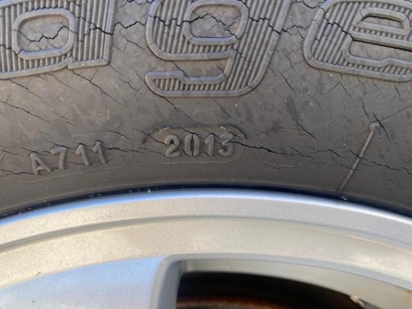 2002 Clover Green Pearl /Saddle Honda CR-V EX LOW MILES 34,271 1 OWNER 4WD (JHLRD78812C) with an 2.4L DOHC i-VTEC 16-Valve I4 Engine engine, Automatic transmission, located at 4701 North Dixie Hwy, Pompano Beach, FL, 33064, (954) 422-2889, 26.240938, -80.123474 - OUR WEBPAGE FLORIDACARS1.COM HAS OVER 100 PHOTOS AND FREE CARFAX LINK 2002 HONDA CR-V EX 4WD 1 OWNER VIN: JHLRD78812C081089 J H L R D 7 8 8 1 2 C 0 8 1 0 8 9 4 DOOR WAGON/SPORT UTILITY 2.4L I4 F DOHC GASOLINE 26 MPG ALL WHEEL DRIVE Features 4WD/AWD ABS Brakes Air Conditioning Alloy Wheels AM/FM Ster - Photo#37