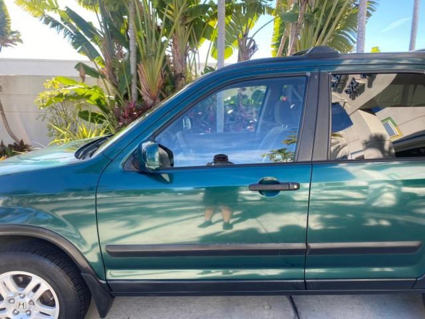 2002 Clover Green Pearl /Saddle Honda CR-V EX LOW MILES 34,271 1 OWNER 4WD (JHLRD78812C) with an 2.4L DOHC i-VTEC 16-Valve I4 Engine engine, Automatic transmission, located at 4701 North Dixie Hwy, Pompano Beach, FL, 33064, (954) 422-2889, 26.240938, -80.123474 - OUR WEBPAGE FLORIDACARS1.COM HAS OVER 100 PHOTOS AND FREE CARFAX LINK 2002 HONDA CR-V EX 4WD 1 OWNER VIN: JHLRD78812C081089 J H L R D 7 8 8 1 2 C 0 8 1 0 8 9 4 DOOR WAGON/SPORT UTILITY 2.4L I4 F DOHC GASOLINE 26 MPG ALL WHEEL DRIVE Features 4WD/AWD ABS Brakes Air Conditioning Alloy Wheels AM/FM Ster - Photo#38