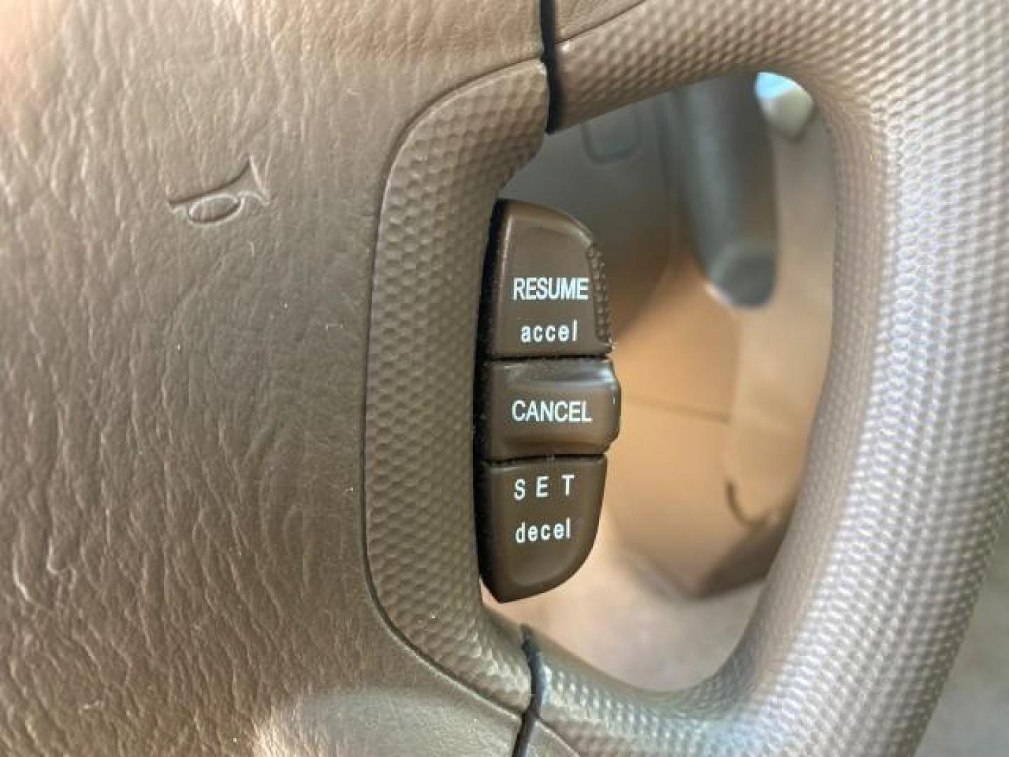 2002 Clover Green Pearl /Saddle Honda CR-V EX LOW MILES 34,271 1 OWNER 4WD (JHLRD78812C) with an 2.4L DOHC i-VTEC 16-Valve I4 Engine engine, Automatic transmission, located at 4701 North Dixie Hwy, Pompano Beach, FL, 33064, (954) 422-2889, 26.240938, -80.123474 - OUR WEBPAGE FLORIDACARS1.COM HAS OVER 100 PHOTOS AND FREE CARFAX LINK 2002 HONDA CR-V EX 4WD 1 OWNER VIN: JHLRD78812C081089 J H L R D 7 8 8 1 2 C 0 8 1 0 8 9 4 DOOR WAGON/SPORT UTILITY 2.4L I4 F DOHC GASOLINE 26 MPG ALL WHEEL DRIVE Features 4WD/AWD ABS Brakes Air Conditioning Alloy Wheels AM/FM Ster - Photo#51