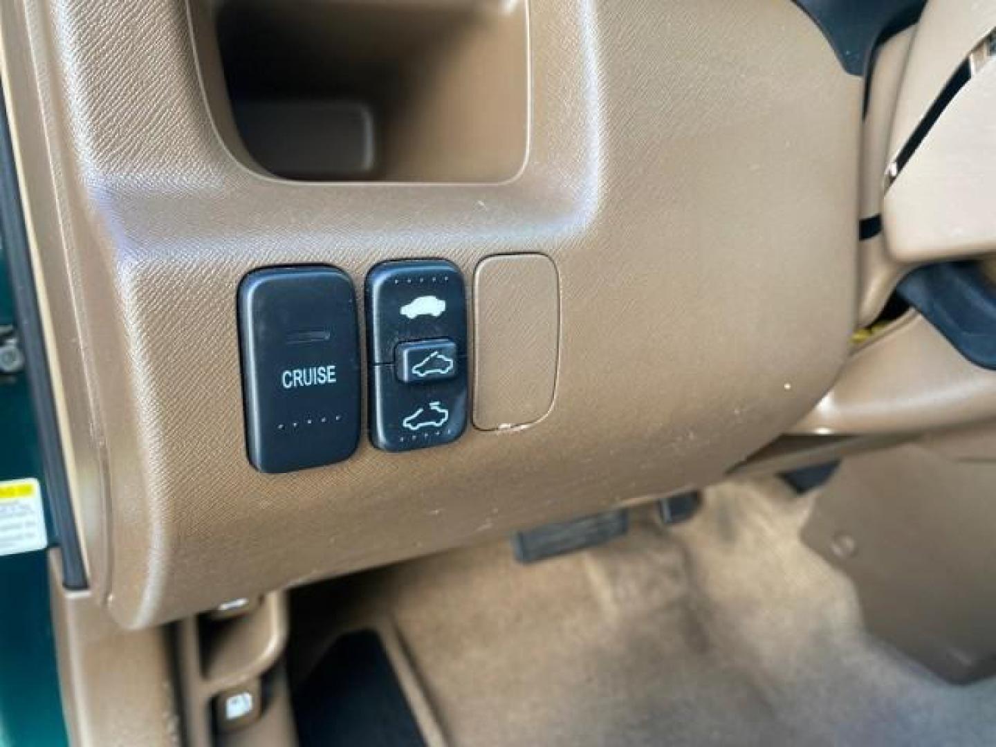 2002 Clover Green Pearl /Saddle Honda CR-V EX LOW MILES 34,271 1 OWNER 4WD (JHLRD78812C) with an 2.4L DOHC i-VTEC 16-Valve I4 Engine engine, Automatic transmission, located at 4701 North Dixie Hwy, Pompano Beach, FL, 33064, (954) 422-2889, 26.240938, -80.123474 - OUR WEBPAGE FLORIDACARS1.COM HAS OVER 100 PHOTOS AND FREE CARFAX LINK 2002 HONDA CR-V EX 4WD 1 OWNER VIN: JHLRD78812C081089 J H L R D 7 8 8 1 2 C 0 8 1 0 8 9 4 DOOR WAGON/SPORT UTILITY 2.4L I4 F DOHC GASOLINE 26 MPG ALL WHEEL DRIVE Features 4WD/AWD ABS Brakes Air Conditioning Alloy Wheels AM/FM Ster - Photo#52