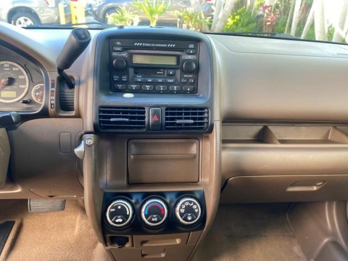 2002 Clover Green Pearl /Saddle Honda CR-V EX LOW MILES 34,271 1 OWNER 4WD (JHLRD78812C) with an 2.4L DOHC i-VTEC 16-Valve I4 Engine engine, Automatic transmission, located at 4701 North Dixie Hwy, Pompano Beach, FL, 33064, (954) 422-2889, 26.240938, -80.123474 - OUR WEBPAGE FLORIDACARS1.COM HAS OVER 100 PHOTOS AND FREE CARFAX LINK 2002 HONDA CR-V EX 4WD 1 OWNER VIN: JHLRD78812C081089 J H L R D 7 8 8 1 2 C 0 8 1 0 8 9 4 DOOR WAGON/SPORT UTILITY 2.4L I4 F DOHC GASOLINE 26 MPG ALL WHEEL DRIVE Features 4WD/AWD ABS Brakes Air Conditioning Alloy Wheels AM/FM Ster - Photo#55