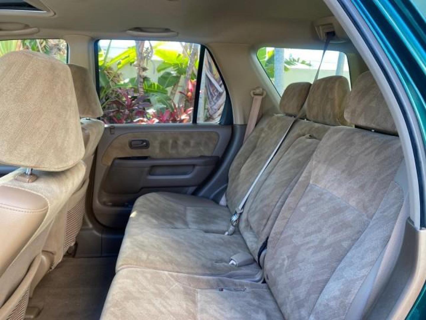 2002 Clover Green Pearl /Saddle Honda CR-V EX LOW MILES 34,271 1 OWNER 4WD (JHLRD78812C) with an 2.4L DOHC i-VTEC 16-Valve I4 Engine engine, Automatic transmission, located at 4701 North Dixie Hwy, Pompano Beach, FL, 33064, (954) 422-2889, 26.240938, -80.123474 - OUR WEBPAGE FLORIDACARS1.COM HAS OVER 100 PHOTOS AND FREE CARFAX LINK 2002 HONDA CR-V EX 4WD 1 OWNER VIN: JHLRD78812C081089 J H L R D 7 8 8 1 2 C 0 8 1 0 8 9 4 DOOR WAGON/SPORT UTILITY 2.4L I4 F DOHC GASOLINE 26 MPG ALL WHEEL DRIVE Features 4WD/AWD ABS Brakes Air Conditioning Alloy Wheels AM/FM Ster - Photo#76