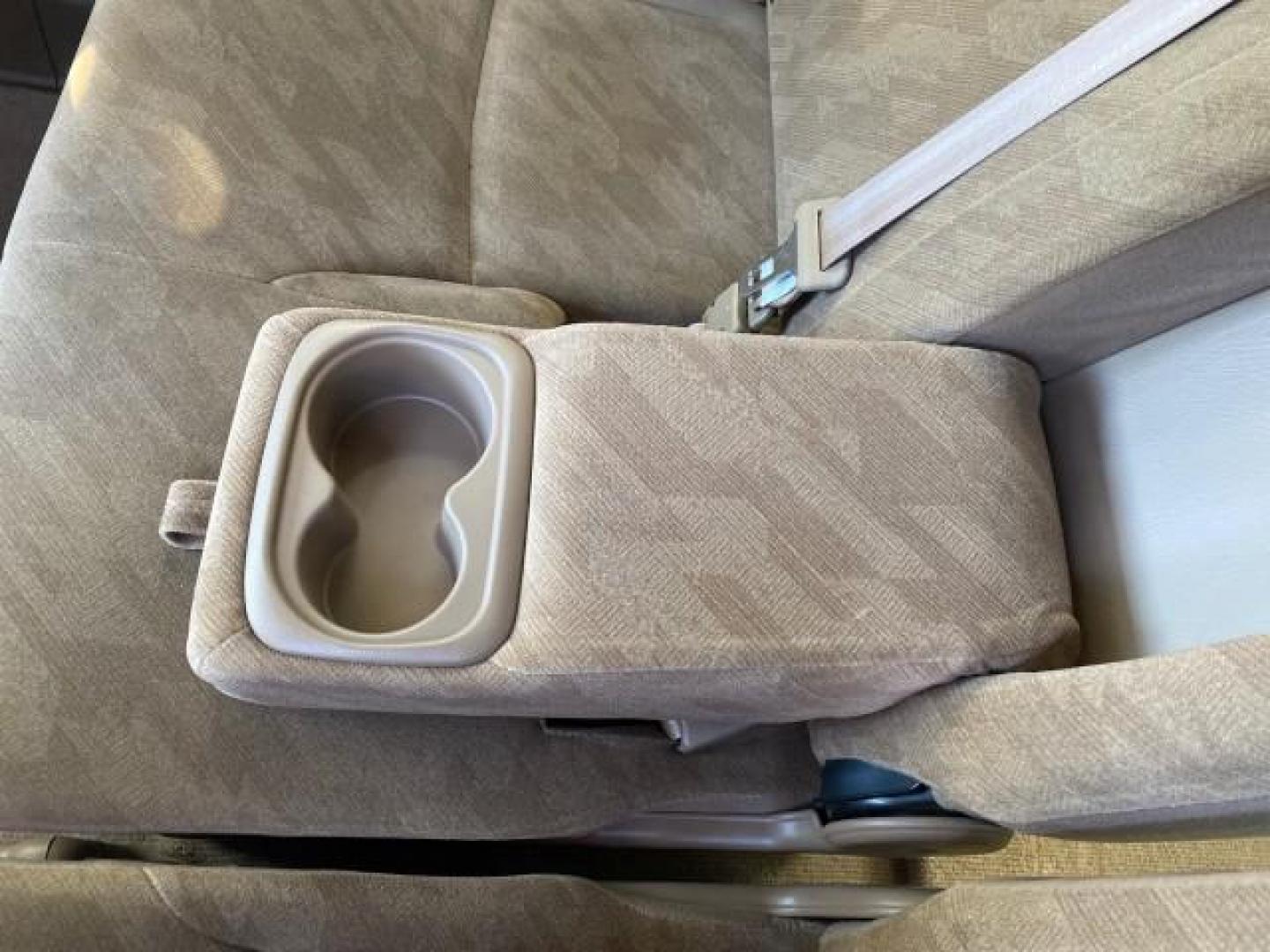 2002 Clover Green Pearl /Saddle Honda CR-V EX LOW MILES 34,271 1 OWNER 4WD (JHLRD78812C) with an 2.4L DOHC i-VTEC 16-Valve I4 Engine engine, Automatic transmission, located at 4701 North Dixie Hwy, Pompano Beach, FL, 33064, (954) 422-2889, 26.240938, -80.123474 - OUR WEBPAGE FLORIDACARS1.COM HAS OVER 100 PHOTOS AND FREE CARFAX LINK 2002 HONDA CR-V EX 4WD 1 OWNER VIN: JHLRD78812C081089 J H L R D 7 8 8 1 2 C 0 8 1 0 8 9 4 DOOR WAGON/SPORT UTILITY 2.4L I4 F DOHC GASOLINE 26 MPG ALL WHEEL DRIVE Features 4WD/AWD ABS Brakes Air Conditioning Alloy Wheels AM/FM Ster - Photo#83