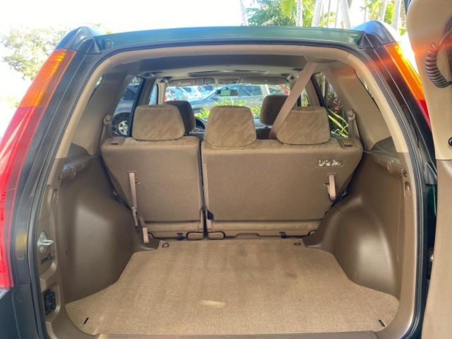 2002 Clover Green Pearl /Saddle Honda CR-V EX LOW MILES 34,271 1 OWNER 4WD (JHLRD78812C) with an 2.4L DOHC i-VTEC 16-Valve I4 Engine engine, Automatic transmission, located at 4701 North Dixie Hwy, Pompano Beach, FL, 33064, (954) 422-2889, 26.240938, -80.123474 - OUR WEBPAGE FLORIDACARS1.COM HAS OVER 100 PHOTOS AND FREE CARFAX LINK 2002 HONDA CR-V EX 4WD 1 OWNER VIN: JHLRD78812C081089 J H L R D 7 8 8 1 2 C 0 8 1 0 8 9 4 DOOR WAGON/SPORT UTILITY 2.4L I4 F DOHC GASOLINE 26 MPG ALL WHEEL DRIVE Features 4WD/AWD ABS Brakes Air Conditioning Alloy Wheels AM/FM Ster - Photo#95