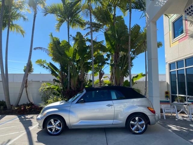 2005 Bright Silver Metallic /Dark Slate Gray Chrysler PT Cruiser GT LOW MILES 35,037 1 OWNER (3C3AY75S15T) with an 2.4L DOHC 16-Valve HO Turbo I4 Engine engine, Automatic transmission, located at 4701 North Dixie Hwy, Pompano Beach, FL, 33064, (954) 422-2889, 26.240938, -80.123474 - OUR WEBPAGE FLORIDACARS1.COM HAS OVER 100 PHOTOS AND FREE CARFAX LINK 2005 CHRYSLER PT CRUISER GT 1 OWNER VIN: 3C3AY75S15T362031 3 C 3 A Y 7 5 S 1 5 T 3 6 2 0 3 1 CONVERTIBLE 2.4L I4 F DOHC 16V GASOLINE 27 MPG FRONT WHEEL DRIVE Features ABS Brakes Air Conditioning Alloy Wheels AM/FM Stereo Automatic - Photo#4