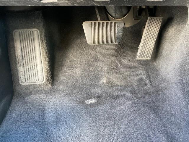 2005 Bright Silver Metallic /Dark Slate Gray Chrysler PT Cruiser GT LOW MILES 35,037 1 OWNER (3C3AY75S15T) with an 2.4L DOHC 16-Valve HO Turbo I4 Engine engine, Automatic transmission, located at 4701 North Dixie Hwy, Pompano Beach, FL, 33064, (954) 422-2889, 26.240938, -80.123474 - OUR WEBPAGE FLORIDACARS1.COM HAS OVER 100 PHOTOS AND FREE CARFAX LINK 2005 CHRYSLER PT CRUISER GT 1 OWNER VIN: 3C3AY75S15T362031 3 C 3 A Y 7 5 S 1 5 T 3 6 2 0 3 1 CONVERTIBLE 2.4L I4 F DOHC 16V GASOLINE 27 MPG FRONT WHEEL DRIVE Features ABS Brakes Air Conditioning Alloy Wheels AM/FM Stereo Automatic - Photo#71