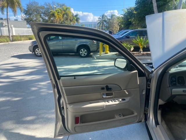 2008 Silver Birch Metallic /Medium Light Stone Mercury Grand Marquis LS LOW MILES 74,931 (2MEHM75V58X) with an 4.6L OHC FFV V8 Engine engine, Automatic transmission, located at 4701 North Dixie Hwy, Pompano Beach, FL, 33064, (954) 422-2889, 26.240938, -80.123474 - OUR WEBPAGE FLORIDACARS1.COM HAS OVER 100 PHOTOS AND FREE CARFAX LINK 2008 MERCURY GRAND MARQUIS LS PALM BEACH EDITION VIN: 2MEHM75V58X659322 2 M E H M 7 5 V 5 8 X 6 5 9 3 2 2 SEDAN 4 DR 4.6L V8 F SOHC FLEX FUEL 23 MPG REAR WHEEL DRIVE Features ABS Brakes Air Conditioning Alloy Wheels AM/FM Stereo A - Photo#9