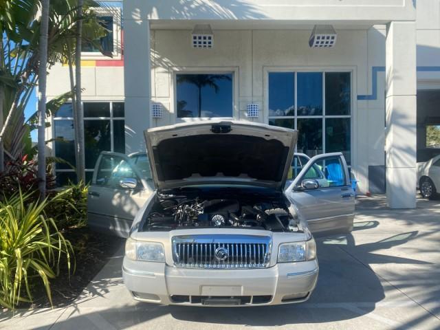 2008 Silver Birch Metallic /Medium Light Stone Mercury Grand Marquis LS LOW MILES 74,931 (2MEHM75V58X) with an 4.6L OHC FFV V8 Engine engine, Automatic transmission, located at 4701 North Dixie Hwy, Pompano Beach, FL, 33064, (954) 422-2889, 26.240938, -80.123474 - OUR WEBPAGE FLORIDACARS1.COM HAS OVER 100 PHOTOS AND FREE CARFAX LINK 2008 MERCURY GRAND MARQUIS LS PALM BEACH EDITION VIN: 2MEHM75V58X659322 2 M E H M 7 5 V 5 8 X 6 5 9 3 2 2 SEDAN 4 DR 4.6L V8 F SOHC FLEX FUEL 23 MPG REAR WHEEL DRIVE Features ABS Brakes Air Conditioning Alloy Wheels AM/FM Stereo A - Photo#16
