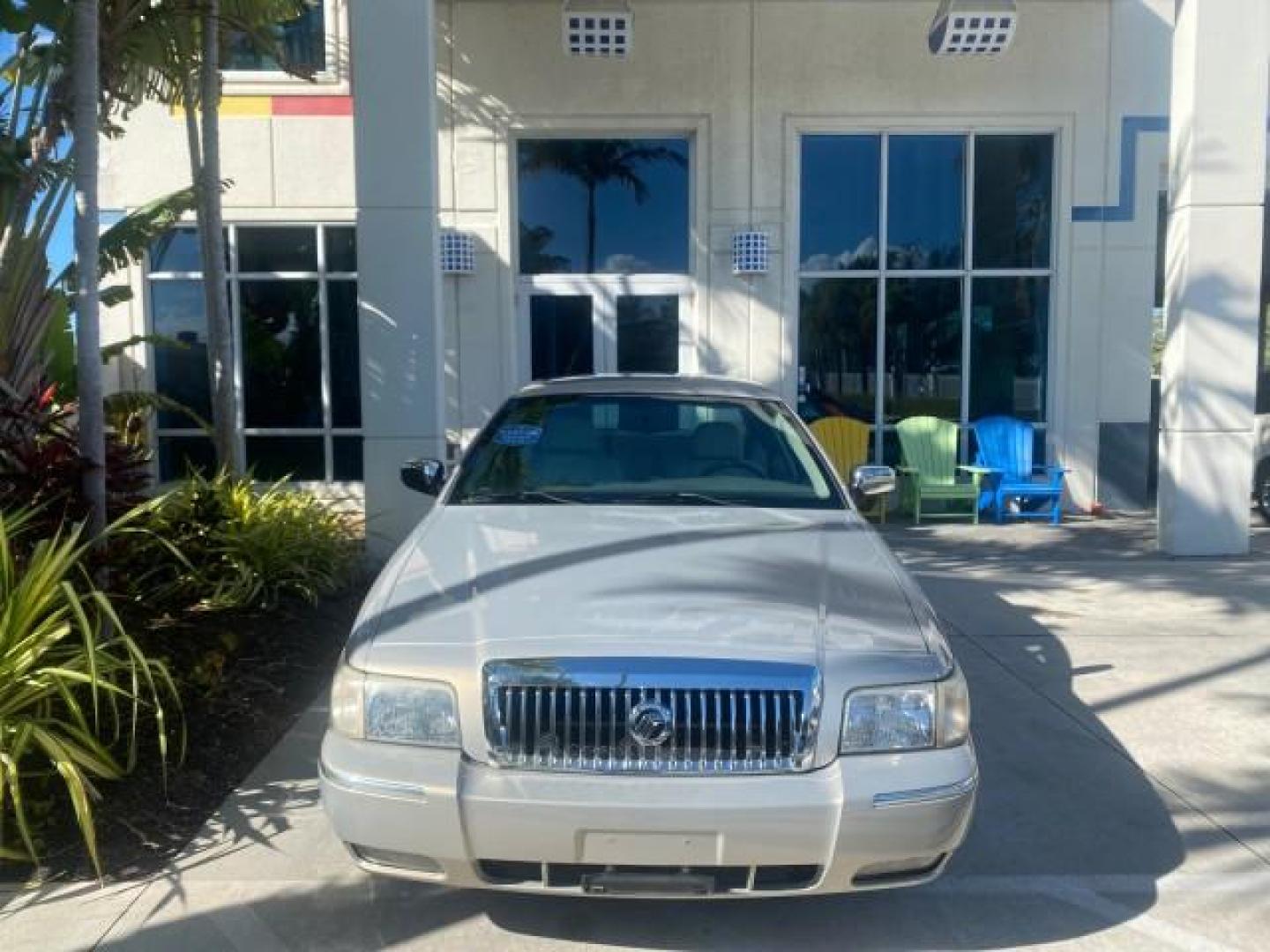 2008 Silver Birch Metallic /Medium Light Stone Mercury Grand Marquis LS LOW MILES 74,931 (2MEHM75V58X) with an 4.6L OHC FFV V8 Engine engine, Automatic transmission, located at 4701 North Dixie Hwy, Pompano Beach, FL, 33064, (954) 422-2889, 26.240938, -80.123474 - OUR WEBPAGE FLORIDACARS1.COM HAS OVER 100 PHOTOS AND FREE CARFAX LINK 2008 MERCURY GRAND MARQUIS LS PALM BEACH EDITION VIN: 2MEHM75V58X659322 2 M E H M 7 5 V 5 8 X 6 5 9 3 2 2 SEDAN 4 DR 4.6L V8 F SOHC FLEX FUEL 23 MPG REAR WHEEL DRIVE Features ABS Brakes Air Conditioning Alloy Wheels AM/FM Stereo A - Photo#27