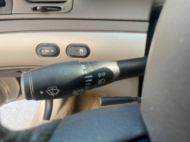 2008 Silver Birch Metallic /Medium Light Stone Mercury Grand Marquis LS LOW MILES 74,931 (2MEHM75V58X) with an 4.6L OHC FFV V8 Engine engine, Automatic transmission, located at 4701 North Dixie Hwy, Pompano Beach, FL, 33064, (954) 422-2889, 26.240938, -80.123474 - OUR WEBPAGE FLORIDACARS1.COM HAS OVER 100 PHOTOS AND FREE CARFAX LINK 2008 MERCURY GRAND MARQUIS LS PALM BEACH EDITION VIN: 2MEHM75V58X659322 2 M E H M 7 5 V 5 8 X 6 5 9 3 2 2 SEDAN 4 DR 4.6L V8 F SOHC FLEX FUEL 23 MPG REAR WHEEL DRIVE Features ABS Brakes Air Conditioning Alloy Wheels AM/FM Stereo A - Photo#50