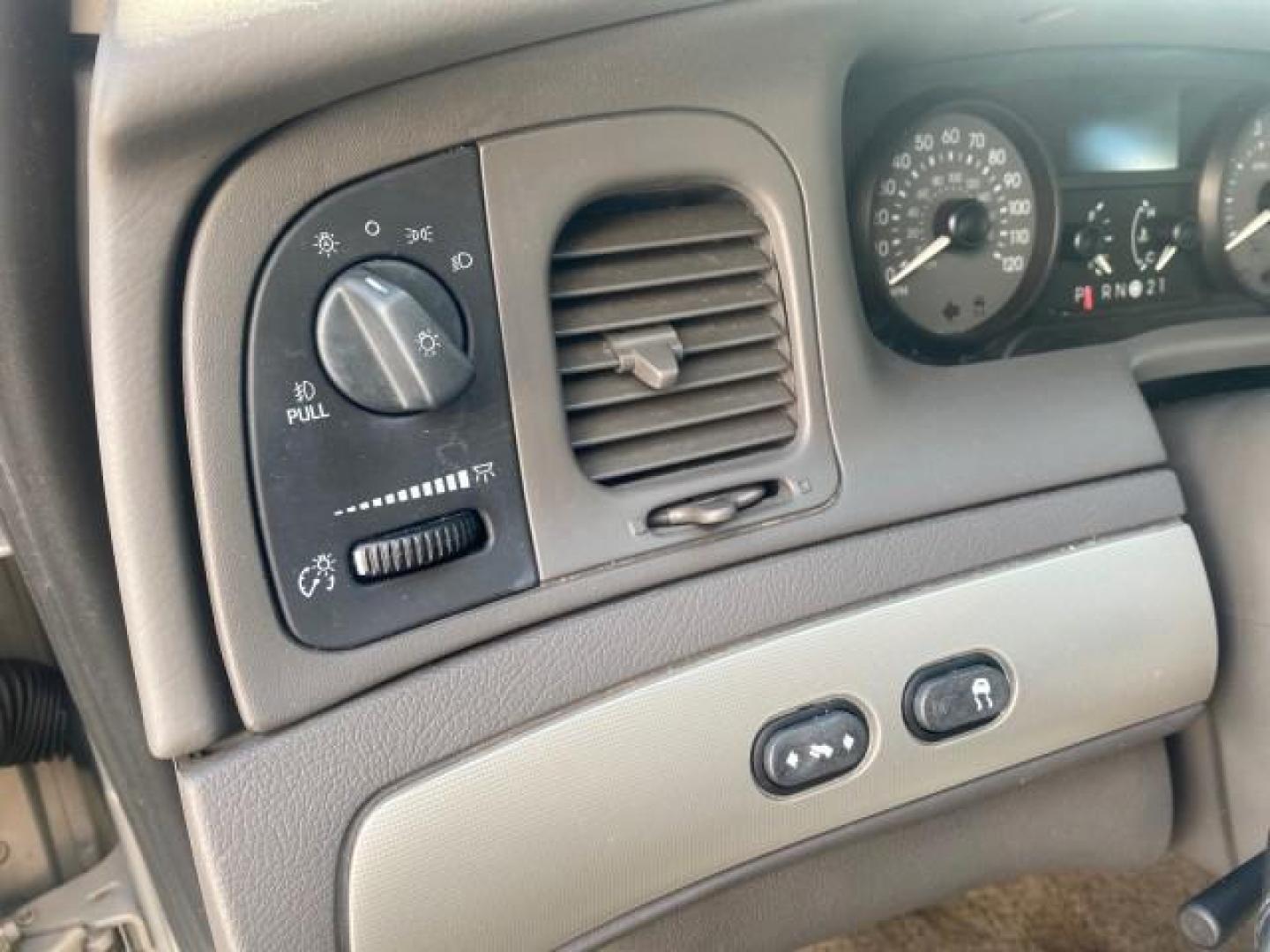 2008 Silver Birch Metallic /Medium Light Stone Mercury Grand Marquis LS LOW MILES 74,931 (2MEHM75V58X) with an 4.6L OHC FFV V8 Engine engine, Automatic transmission, located at 4701 North Dixie Hwy, Pompano Beach, FL, 33064, (954) 422-2889, 26.240938, -80.123474 - OUR WEBPAGE FLORIDACARS1.COM HAS OVER 100 PHOTOS AND FREE CARFAX LINK 2008 MERCURY GRAND MARQUIS LS PALM BEACH EDITION VIN: 2MEHM75V58X659322 2 M E H M 7 5 V 5 8 X 6 5 9 3 2 2 SEDAN 4 DR 4.6L V8 F SOHC FLEX FUEL 23 MPG REAR WHEEL DRIVE Features ABS Brakes Air Conditioning Alloy Wheels AM/FM Stereo A - Photo#52