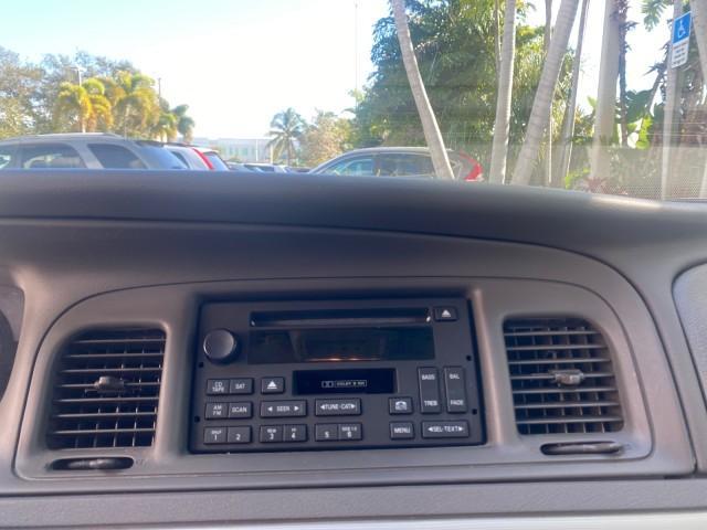 2008 Silver Birch Metallic /Medium Light Stone Mercury Grand Marquis LS LOW MILES 74,931 (2MEHM75V58X) with an 4.6L OHC FFV V8 Engine engine, Automatic transmission, located at 4701 North Dixie Hwy, Pompano Beach, FL, 33064, (954) 422-2889, 26.240938, -80.123474 - OUR WEBPAGE FLORIDACARS1.COM HAS OVER 100 PHOTOS AND FREE CARFAX LINK 2008 MERCURY GRAND MARQUIS LS PALM BEACH EDITION VIN: 2MEHM75V58X659322 2 M E H M 7 5 V 5 8 X 6 5 9 3 2 2 SEDAN 4 DR 4.6L V8 F SOHC FLEX FUEL 23 MPG REAR WHEEL DRIVE Features ABS Brakes Air Conditioning Alloy Wheels AM/FM Stereo A - Photo#56