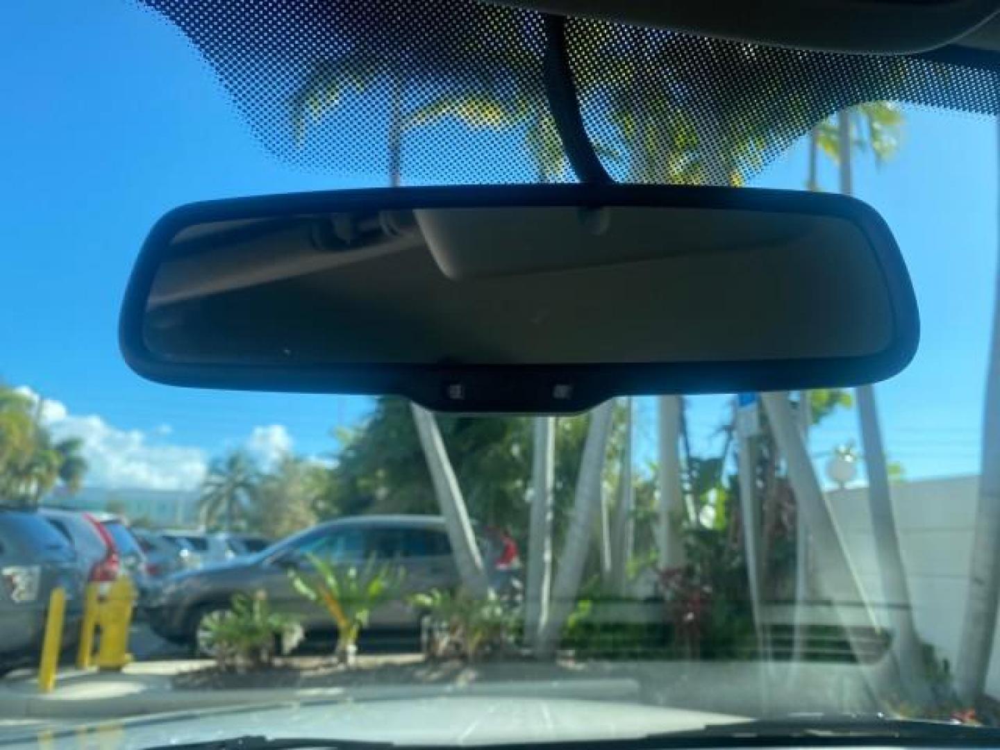 2008 Silver Birch Metallic /Medium Light Stone Mercury Grand Marquis LS LOW MILES 74,931 (2MEHM75V58X) with an 4.6L OHC FFV V8 Engine engine, Automatic transmission, located at 4701 North Dixie Hwy, Pompano Beach, FL, 33064, (954) 422-2889, 26.240938, -80.123474 - OUR WEBPAGE FLORIDACARS1.COM HAS OVER 100 PHOTOS AND FREE CARFAX LINK 2008 MERCURY GRAND MARQUIS LS PALM BEACH EDITION VIN: 2MEHM75V58X659322 2 M E H M 7 5 V 5 8 X 6 5 9 3 2 2 SEDAN 4 DR 4.6L V8 F SOHC FLEX FUEL 23 MPG REAR WHEEL DRIVE Features ABS Brakes Air Conditioning Alloy Wheels AM/FM Stereo A - Photo#60