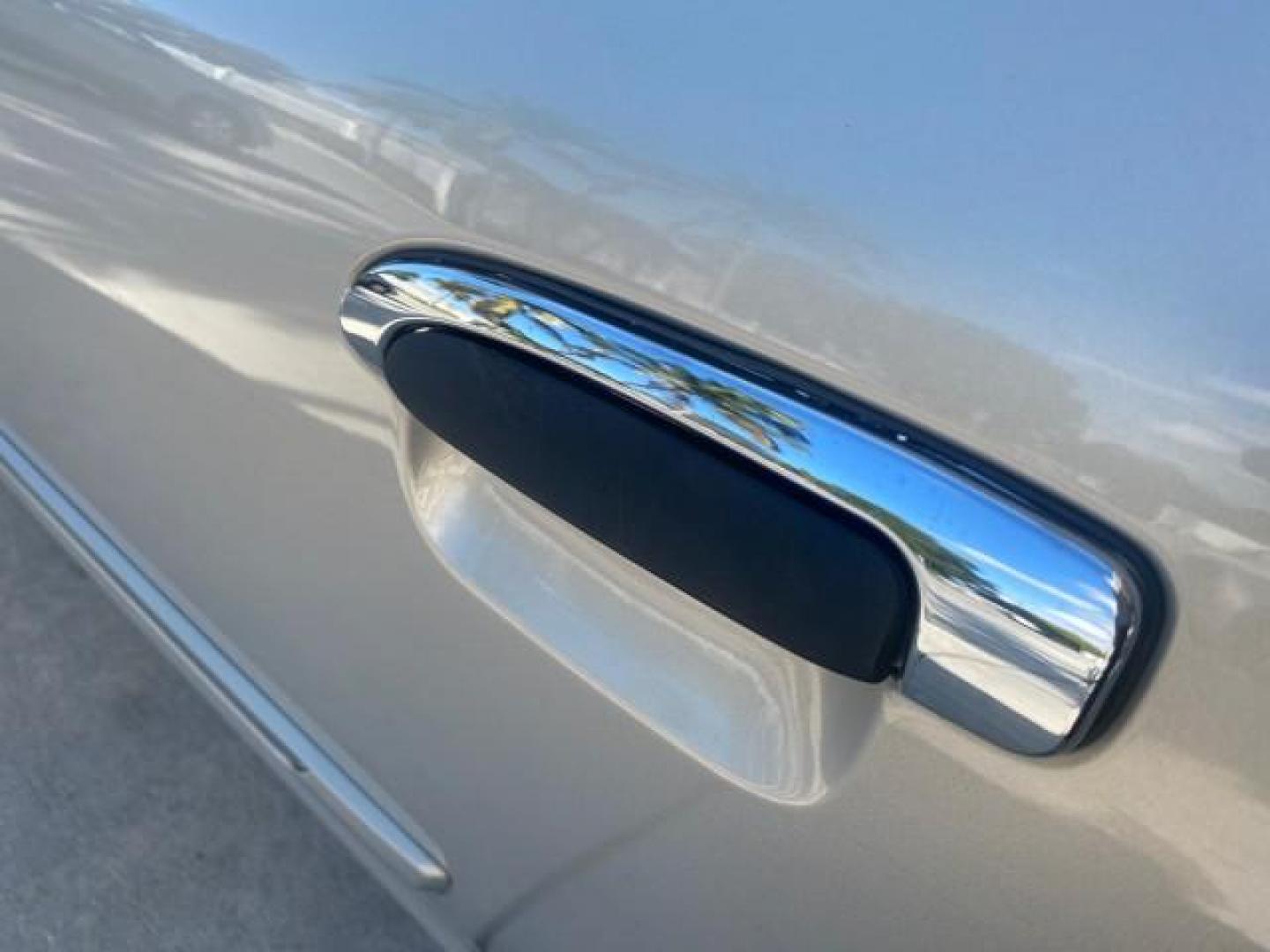 2008 Silver Birch Metallic /Medium Light Stone Mercury Grand Marquis LS LOW MILES 74,931 (2MEHM75V58X) with an 4.6L OHC FFV V8 Engine engine, Automatic transmission, located at 4701 North Dixie Hwy, Pompano Beach, FL, 33064, (954) 422-2889, 26.240938, -80.123474 - OUR WEBPAGE FLORIDACARS1.COM HAS OVER 100 PHOTOS AND FREE CARFAX LINK 2008 MERCURY GRAND MARQUIS LS PALM BEACH EDITION VIN: 2MEHM75V58X659322 2 M E H M 7 5 V 5 8 X 6 5 9 3 2 2 SEDAN 4 DR 4.6L V8 F SOHC FLEX FUEL 23 MPG REAR WHEEL DRIVE Features ABS Brakes Air Conditioning Alloy Wheels AM/FM Stereo A - Photo#70