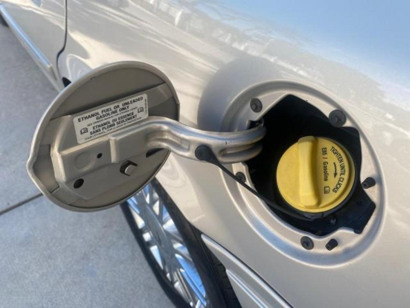 2008 Silver Birch Metallic /Medium Light Stone Mercury Grand Marquis LS LOW MILES 74,931 (2MEHM75V58X) with an 4.6L OHC FFV V8 Engine engine, Automatic transmission, located at 4701 North Dixie Hwy, Pompano Beach, FL, 33064, (954) 422-2889, 26.240938, -80.123474 - OUR WEBPAGE FLORIDACARS1.COM HAS OVER 100 PHOTOS AND FREE CARFAX LINK 2008 MERCURY GRAND MARQUIS LS PALM BEACH EDITION VIN: 2MEHM75V58X659322 2 M E H M 7 5 V 5 8 X 6 5 9 3 2 2 SEDAN 4 DR 4.6L V8 F SOHC FLEX FUEL 23 MPG REAR WHEEL DRIVE Features ABS Brakes Air Conditioning Alloy Wheels AM/FM Stereo A - Photo#83