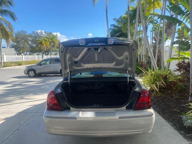 2008 Silver Birch Metallic /Medium Light Stone Mercury Grand Marquis LS LOW MILES 74,931 (2MEHM75V58X) with an 4.6L OHC FFV V8 Engine engine, Automatic transmission, located at 4701 North Dixie Hwy, Pompano Beach, FL, 33064, (954) 422-2889, 26.240938, -80.123474 - OUR WEBPAGE FLORIDACARS1.COM HAS OVER 100 PHOTOS AND FREE CARFAX LINK 2008 MERCURY GRAND MARQUIS LS PALM BEACH EDITION VIN: 2MEHM75V58X659322 2 M E H M 7 5 V 5 8 X 6 5 9 3 2 2 SEDAN 4 DR 4.6L V8 F SOHC FLEX FUEL 23 MPG REAR WHEEL DRIVE Features ABS Brakes Air Conditioning Alloy Wheels AM/FM Stereo A - Photo#86