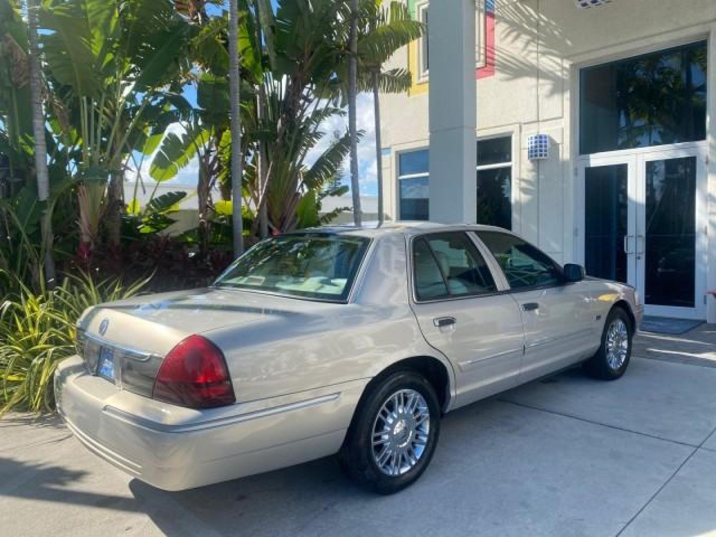 2008 Silver Birch Metallic /Medium Light Stone Mercury Grand Marquis LS LOW MILES 74,931 (2MEHM75V58X) with an 4.6L OHC FFV V8 Engine engine, Automatic transmission, located at 4701 North Dixie Hwy, Pompano Beach, FL, 33064, (954) 422-2889, 26.240938, -80.123474 - OUR WEBPAGE FLORIDACARS1.COM HAS OVER 100 PHOTOS AND FREE CARFAX LINK 2008 MERCURY GRAND MARQUIS LS PALM BEACH EDITION VIN: 2MEHM75V58X659322 2 M E H M 7 5 V 5 8 X 6 5 9 3 2 2 SEDAN 4 DR 4.6L V8 F SOHC FLEX FUEL 23 MPG REAR WHEEL DRIVE Features ABS Brakes Air Conditioning Alloy Wheels AM/FM Stereo A - Photo#94