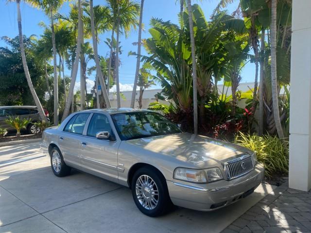 2008 Silver Birch Metallic /Medium Light Stone Mercury Grand Marquis LS LOW MILES 74,931 (2MEHM75V58X) with an 4.6L OHC FFV V8 Engine engine, Automatic transmission, located at 4701 North Dixie Hwy, Pompano Beach, FL, 33064, (954) 422-2889, 26.240938, -80.123474 - OUR WEBPAGE FLORIDACARS1.COM HAS OVER 100 PHOTOS AND FREE CARFAX LINK 2008 MERCURY GRAND MARQUIS LS PALM BEACH EDITION VIN: 2MEHM75V58X659322 2 M E H M 7 5 V 5 8 X 6 5 9 3 2 2 SEDAN 4 DR 4.6L V8 F SOHC FLEX FUEL 23 MPG REAR WHEEL DRIVE Features ABS Brakes Air Conditioning Alloy Wheels AM/FM Stereo A - Photo#97