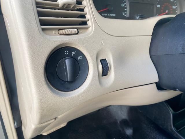 2008 Pueblo Gold Metallic /Med Pebble Tan Ford Ranger AUTO AC XL LOW MILES 57,629 (1FTYR10D58P) with an 2.3L DOHC 16-Valve I4 Engine engine, Automatic transmission, located at 4701 North Dixie Hwy, Pompano Beach, FL, 33064, (954) 422-2889, 26.240938, -80.123474 - OUR WEBPAGE FLORIDACARS1.COM HAS OVER 100 PHOTOS AND FREE CARFAX LINK 2008 FORD RANGER XL VIN: 1FTYR10D58PA16618 1 F T Y R 1 0 D 5 8 P A 1 6 6 1 8 PICKUP 2.3L 4 F GASOLINE 26 MPG REAR WHEEL DRIVE Features ABS Brakes Air Conditioning AM/FM Stereo Bed Liner Cassette Player CD Audio Leather Seats Cruis - Photo#51