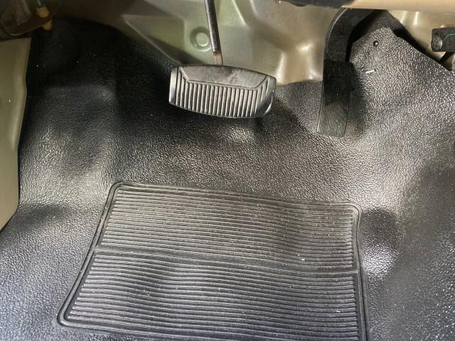 2008 Pueblo Gold Metallic /Med Pebble Tan Ford Ranger AUTO AC XL LOW MILES 57,629 (1FTYR10D58P) with an 2.3L DOHC 16-Valve I4 Engine engine, Automatic transmission, located at 4701 North Dixie Hwy, Pompano Beach, FL, 33064, (954) 422-2889, 26.240938, -80.123474 - OUR WEBPAGE FLORIDACARS1.COM HAS OVER 100 PHOTOS AND FREE CARFAX LINK 2008 FORD RANGER XL VIN: 1FTYR10D58PA16618 1 F T Y R 1 0 D 5 8 P A 1 6 6 1 8 PICKUP 2.3L 4 F GASOLINE 26 MPG REAR WHEEL DRIVE Features ABS Brakes Air Conditioning AM/FM Stereo Bed Liner Cassette Player CD Audio Leather Seats Cruis - Photo#52