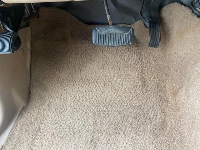 2002 Harvest Gold Metallic /Med Prairie Tan Ford Ranger XLT LOW MILES 62,461 1 OWNER (1FTYR44U32P) with an 3.0L SEFI V6 Engine engine, Automatic transmission, located at 4701 North Dixie Hwy, Pompano Beach, FL, 33064, (954) 422-2889, 26.240938, -80.123474 - OUR WEBPAGE FLORIDACARS1.COM HAS OVER 100 PHOTOS AND FREE CARFAX LINK 2002 FORD RANGER XLT APPEARANCE 1 OWNER VIN: 1FTYR44U32PA13610 1 F T Y R 4 4 U 3 2 P A 1 3 6 1 0 4 DOOR EXTENDED CAB PICKUP 3.0L V6 F OHV GASOLINE 22 MPG REAR WHEEL DRIVE Features ABS Brakes Air Conditioning AM/FM Stereo Bed Liner - Photo#51