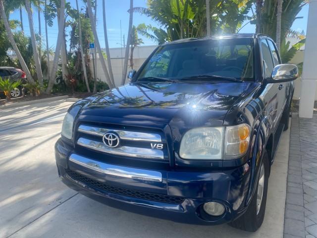 2004 Blue Marlin Pearl /Gray Toyota Tundra SR5 V8 4.7 CREW CAB FLORIDA (5TBET34174S) with an 4.7L DOHC EFI 32-Valve V8 i-Force Engine engine, Automatic transmission, located at 4701 North Dixie Hwy, Pompano Beach, FL, 33064, (954) 422-2889, 26.240938, -80.123474 - OUR WEBPAGE FLORIDACARS1.COM HAS OVER 100 PHOTOS AND FREE CARFAX LINK 2004 TOYOTA TUNDRA SR5 VIN: 5TBET34174S439824 5 T B E T 3 4 1 7 4 S 4 3 9 8 2 4 4 DOOR EXTENDED CAB PICKUP 4.7L V8 F DOHC 32V GASOLINE 19 MPG REAR WHEEL DRIVE Features ABS Brakes Air Conditioning Alloy Wheels AM/FM Stereo Automati - Photo#3