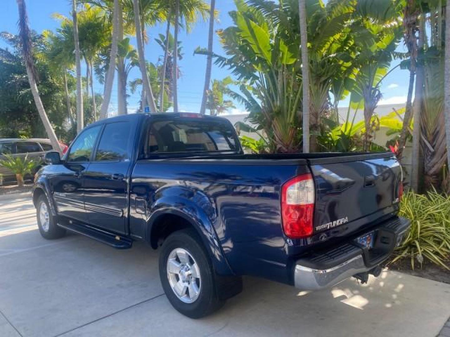 2004 Blue Marlin Pearl /Gray Toyota Tundra SR5 V8 4.7 CREW CAB FLORIDA (5TBET34174S) with an 4.7L DOHC EFI 32-Valve V8 i-Force Engine engine, Automatic transmission, located at 4701 North Dixie Hwy, Pompano Beach, FL, 33064, (954) 422-2889, 26.240938, -80.123474 - OUR WEBPAGE FLORIDACARS1.COM HAS OVER 100 PHOTOS AND FREE CARFAX LINK 2004 TOYOTA TUNDRA SR5 VIN: 5TBET34174S439824 5 T B E T 3 4 1 7 4 S 4 3 9 8 2 4 4 DOOR EXTENDED CAB PICKUP 4.7L V8 F DOHC 32V GASOLINE 19 MPG REAR WHEEL DRIVE Features ABS Brakes Air Conditioning Alloy Wheels AM/FM Stereo Automati - Photo#33