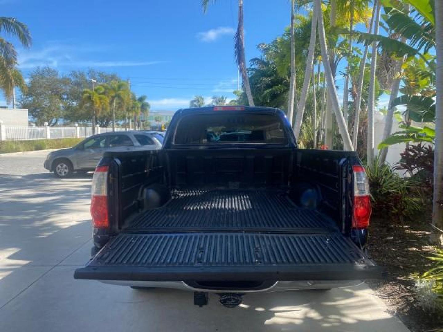 2004 Blue Marlin Pearl /Gray Toyota Tundra SR5 V8 4.7 CREW CAB FLORIDA (5TBET34174S) with an 4.7L DOHC EFI 32-Valve V8 i-Force Engine engine, Automatic transmission, located at 4701 North Dixie Hwy, Pompano Beach, FL, 33064, (954) 422-2889, 26.240938, -80.123474 - OUR WEBPAGE FLORIDACARS1.COM HAS OVER 100 PHOTOS AND FREE CARFAX LINK 2004 TOYOTA TUNDRA SR5 VIN: 5TBET34174S439824 5 T B E T 3 4 1 7 4 S 4 3 9 8 2 4 4 DOOR EXTENDED CAB PICKUP 4.7L V8 F DOHC 32V GASOLINE 19 MPG REAR WHEEL DRIVE Features ABS Brakes Air Conditioning Alloy Wheels AM/FM Stereo Automati - Photo#95