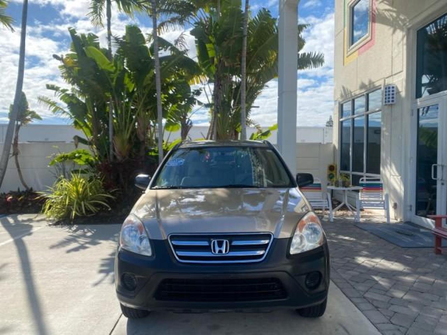 2005 Sahara Sand Metallic /Ivory Honda CR-V LX LOW MILES 52,177 SUV (SHSRD68595U) with an 2.4L DOHC MPFI 16-Valve i-VTEC I4 Engine engine, Automatic transmission, located at 4701 North Dixie Hwy, Pompano Beach, FL, 33064, (954) 422-2889, 26.240938, -80.123474 - OUR WEBPAGE FLORIDACARS1.COM HAS OVER 100 PHOTOS AND FREE CARFAX LINK 2005 HONDA CR-V LX VIN: SHSRD68595U306596 S H S R D 6 8 5 9 5 U 3 0 6 5 9 6 4 DOOR WAGON/SPORT UTILITY 2.4L I4 F DOHC GASOLINE 29 MPG FRONT WHEEL DRIVE Features ABS Brakes Air Conditioning AM/FM Stereo Automatic Transmission Casse - Photo#2
