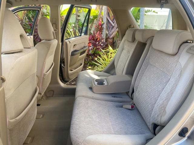 2005 Sahara Sand Metallic /Ivory Honda CR-V LX LOW MILES 52,177 SUV (SHSRD68595U) with an 2.4L DOHC MPFI 16-Valve i-VTEC I4 Engine engine, Automatic transmission, located at 4701 North Dixie Hwy, Pompano Beach, FL, 33064, (954) 422-2889, 26.240938, -80.123474 - OUR WEBPAGE FLORIDACARS1.COM HAS OVER 100 PHOTOS AND FREE CARFAX LINK 2005 HONDA CR-V LX VIN: SHSRD68595U306596 S H S R D 6 8 5 9 5 U 3 0 6 5 9 6 4 DOOR WAGON/SPORT UTILITY 2.4L I4 F DOHC GASOLINE 29 MPG FRONT WHEEL DRIVE Features ABS Brakes Air Conditioning AM/FM Stereo Automatic Transmission Casse - Photo#14