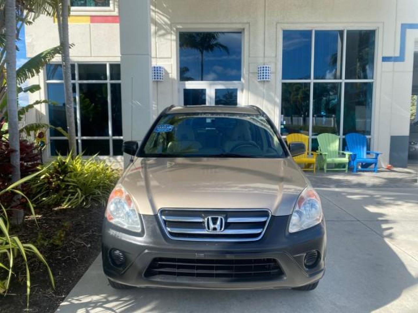 2005 Sahara Sand Metallic /Ivory Honda CR-V LX LOW MILES 52,177 SUV (SHSRD68595U) with an 2.4L DOHC MPFI 16-Valve i-VTEC I4 Engine engine, Automatic transmission, located at 4701 North Dixie Hwy, Pompano Beach, FL, 33064, (954) 422-2889, 26.240938, -80.123474 - OUR WEBPAGE FLORIDACARS1.COM HAS OVER 100 PHOTOS AND FREE CARFAX LINK 2005 HONDA CR-V LX VIN: SHSRD68595U306596 S H S R D 6 8 5 9 5 U 3 0 6 5 9 6 4 DOOR WAGON/SPORT UTILITY 2.4L I4 F DOHC GASOLINE 29 MPG FRONT WHEEL DRIVE Features ABS Brakes Air Conditioning AM/FM Stereo Automatic Transmission Casse - Photo#27