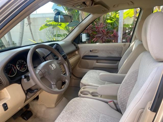 2005 Sahara Sand Metallic /Ivory Honda CR-V LX LOW MILES 52,177 SUV (SHSRD68595U) with an 2.4L DOHC MPFI 16-Valve i-VTEC I4 Engine engine, Automatic transmission, located at 4701 North Dixie Hwy, Pompano Beach, FL, 33064, (954) 422-2889, 26.240938, -80.123474 - OUR WEBPAGE FLORIDACARS1.COM HAS OVER 100 PHOTOS AND FREE CARFAX LINK 2005 HONDA CR-V LX VIN: SHSRD68595U306596 S H S R D 6 8 5 9 5 U 3 0 6 5 9 6 4 DOOR WAGON/SPORT UTILITY 2.4L I4 F DOHC GASOLINE 29 MPG FRONT WHEEL DRIVE Features ABS Brakes Air Conditioning AM/FM Stereo Automatic Transmission Casse - Photo#44