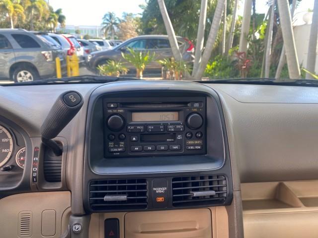 2005 Sahara Sand Metallic /Ivory Honda CR-V LX LOW MILES 52,177 SUV (SHSRD68595U) with an 2.4L DOHC MPFI 16-Valve i-VTEC I4 Engine engine, Automatic transmission, located at 4701 North Dixie Hwy, Pompano Beach, FL, 33064, (954) 422-2889, 26.240938, -80.123474 - OUR WEBPAGE FLORIDACARS1.COM HAS OVER 100 PHOTOS AND FREE CARFAX LINK 2005 HONDA CR-V LX VIN: SHSRD68595U306596 S H S R D 6 8 5 9 5 U 3 0 6 5 9 6 4 DOOR WAGON/SPORT UTILITY 2.4L I4 F DOHC GASOLINE 29 MPG FRONT WHEEL DRIVE Features ABS Brakes Air Conditioning AM/FM Stereo Automatic Transmission Casse - Photo#54