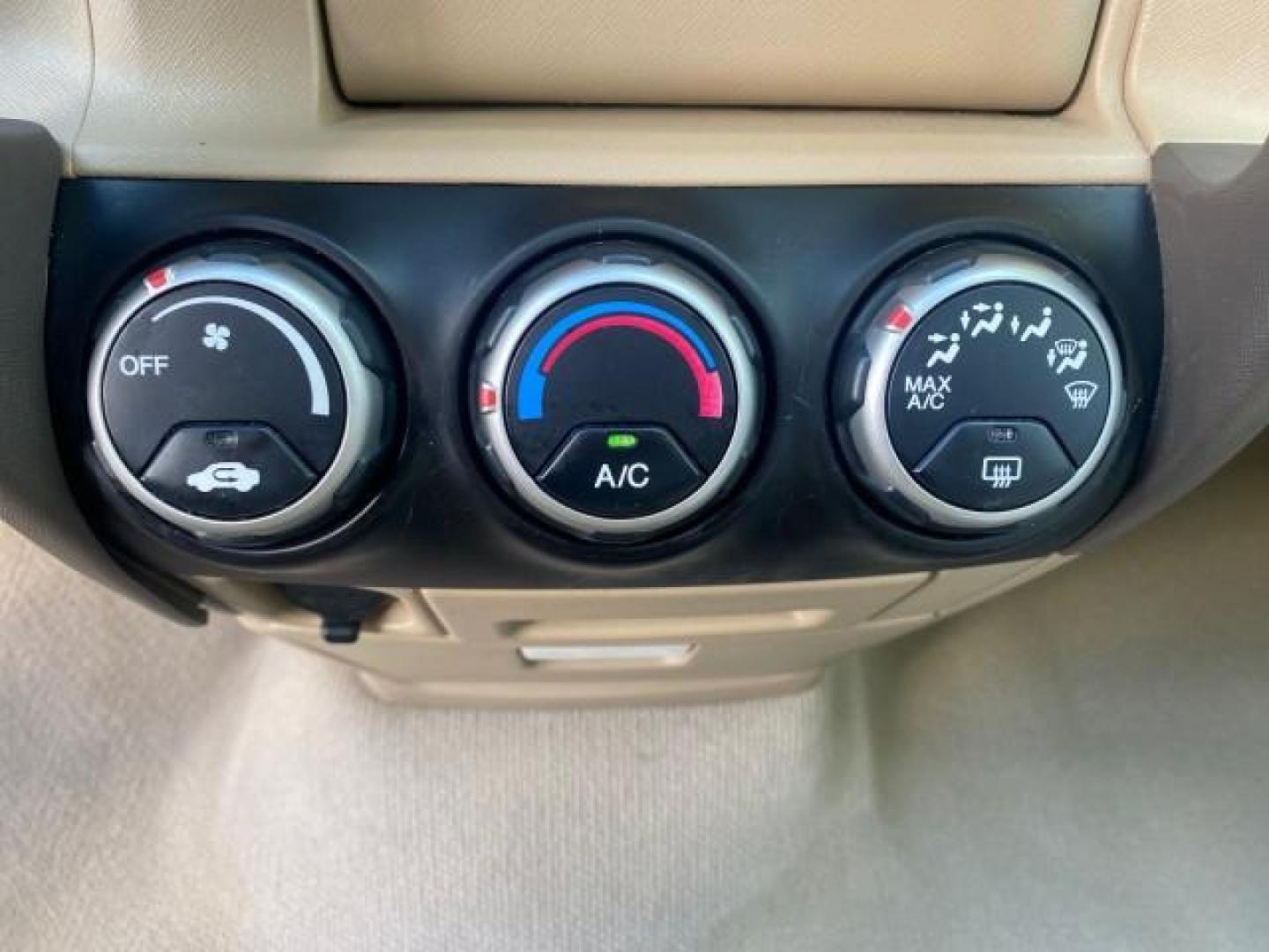 2005 Sahara Sand Metallic /Ivory Honda CR-V LX LOW MILES 52,177 SUV (SHSRD68595U) with an 2.4L DOHC MPFI 16-Valve i-VTEC I4 Engine engine, Automatic transmission, located at 4701 North Dixie Hwy, Pompano Beach, FL, 33064, (954) 422-2889, 26.240938, -80.123474 - OUR WEBPAGE FLORIDACARS1.COM HAS OVER 100 PHOTOS AND FREE CARFAX LINK 2005 HONDA CR-V LX VIN: SHSRD68595U306596 S H S R D 6 8 5 9 5 U 3 0 6 5 9 6 4 DOOR WAGON/SPORT UTILITY 2.4L I4 F DOHC GASOLINE 29 MPG FRONT WHEEL DRIVE Features ABS Brakes Air Conditioning AM/FM Stereo Automatic Transmission Casse - Photo#58