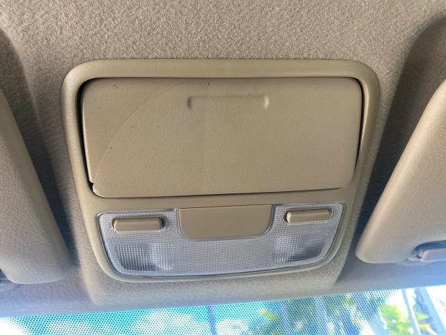 2005 Sahara Sand Metallic /Ivory Honda CR-V LX LOW MILES 52,177 SUV (SHSRD68595U) with an 2.4L DOHC MPFI 16-Valve i-VTEC I4 Engine engine, Automatic transmission, located at 4701 North Dixie Hwy, Pompano Beach, FL, 33064, (954) 422-2889, 26.240938, -80.123474 - OUR WEBPAGE FLORIDACARS1.COM HAS OVER 100 PHOTOS AND FREE CARFAX LINK 2005 HONDA CR-V LX VIN: SHSRD68595U306596 S H S R D 6 8 5 9 5 U 3 0 6 5 9 6 4 DOOR WAGON/SPORT UTILITY 2.4L I4 F DOHC GASOLINE 29 MPG FRONT WHEEL DRIVE Features ABS Brakes Air Conditioning AM/FM Stereo Automatic Transmission Casse - Photo#65