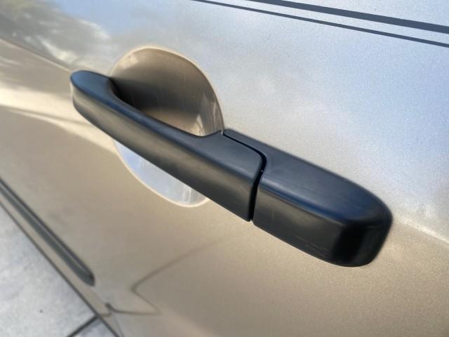 2005 Sahara Sand Metallic /Ivory Honda CR-V LX LOW MILES 52,177 SUV (SHSRD68595U) with an 2.4L DOHC MPFI 16-Valve i-VTEC I4 Engine engine, Automatic transmission, located at 4701 North Dixie Hwy, Pompano Beach, FL, 33064, (954) 422-2889, 26.240938, -80.123474 - OUR WEBPAGE FLORIDACARS1.COM HAS OVER 100 PHOTOS AND FREE CARFAX LINK 2005 HONDA CR-V LX VIN: SHSRD68595U306596 S H S R D 6 8 5 9 5 U 3 0 6 5 9 6 4 DOOR WAGON/SPORT UTILITY 2.4L I4 F DOHC GASOLINE 29 MPG FRONT WHEEL DRIVE Features ABS Brakes Air Conditioning AM/FM Stereo Automatic Transmission Casse - Photo#70