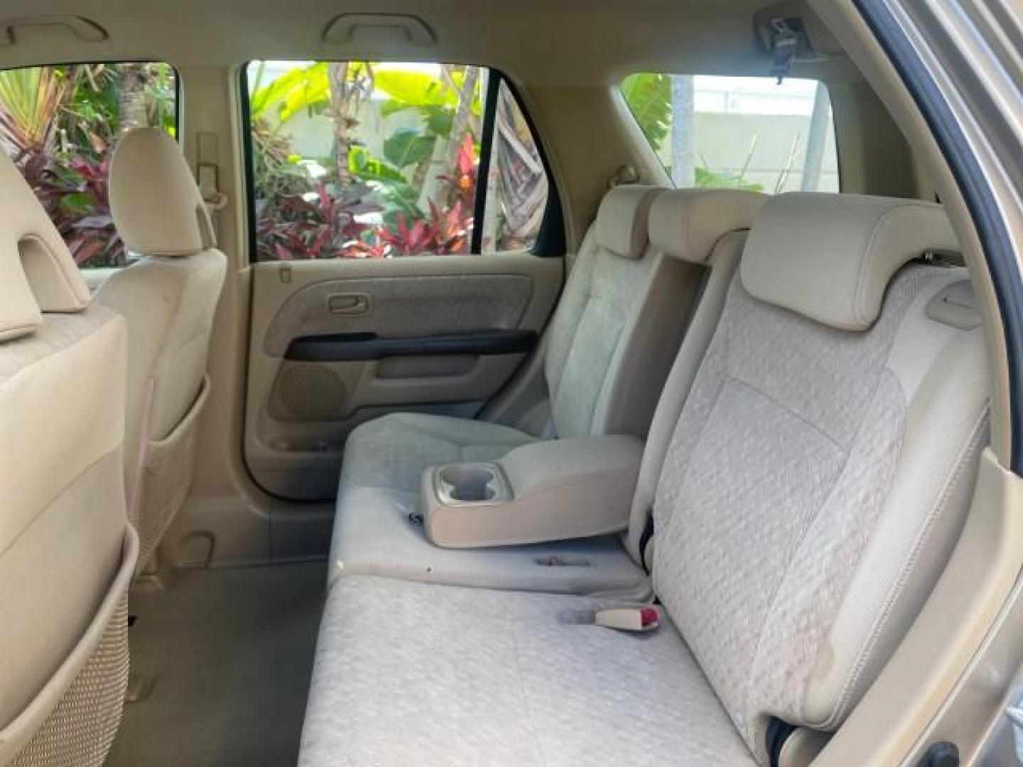 2005 Sahara Sand Metallic /Ivory Honda CR-V LX LOW MILES 52,177 SUV (SHSRD68595U) with an 2.4L DOHC MPFI 16-Valve i-VTEC I4 Engine engine, Automatic transmission, located at 4701 North Dixie Hwy, Pompano Beach, FL, 33064, (954) 422-2889, 26.240938, -80.123474 - OUR WEBPAGE FLORIDACARS1.COM HAS OVER 100 PHOTOS AND FREE CARFAX LINK 2005 HONDA CR-V LX VIN: SHSRD68595U306596 S H S R D 6 8 5 9 5 U 3 0 6 5 9 6 4 DOOR WAGON/SPORT UTILITY 2.4L I4 F DOHC GASOLINE 29 MPG FRONT WHEEL DRIVE Features ABS Brakes Air Conditioning AM/FM Stereo Automatic Transmission Casse - Photo#72