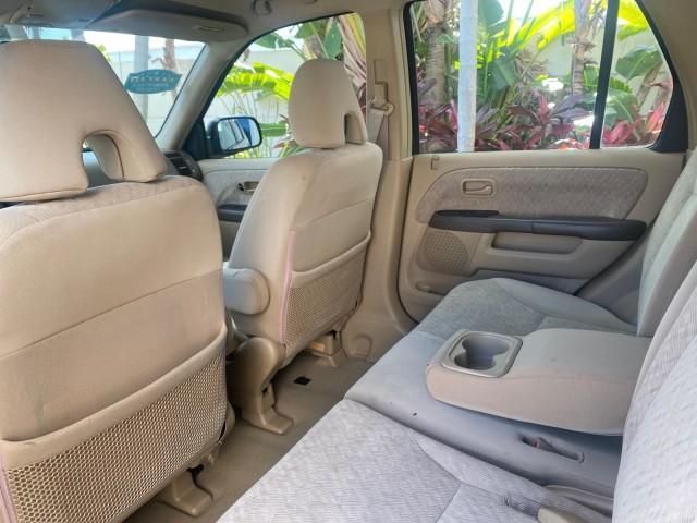 2005 Sahara Sand Metallic /Ivory Honda CR-V LX LOW MILES 52,177 SUV (SHSRD68595U) with an 2.4L DOHC MPFI 16-Valve i-VTEC I4 Engine engine, Automatic transmission, located at 4701 North Dixie Hwy, Pompano Beach, FL, 33064, (954) 422-2889, 26.240938, -80.123474 - OUR WEBPAGE FLORIDACARS1.COM HAS OVER 100 PHOTOS AND FREE CARFAX LINK 2005 HONDA CR-V LX VIN: SHSRD68595U306596 S H S R D 6 8 5 9 5 U 3 0 6 5 9 6 4 DOOR WAGON/SPORT UTILITY 2.4L I4 F DOHC GASOLINE 29 MPG FRONT WHEEL DRIVE Features ABS Brakes Air Conditioning AM/FM Stereo Automatic Transmission Casse - Photo#74