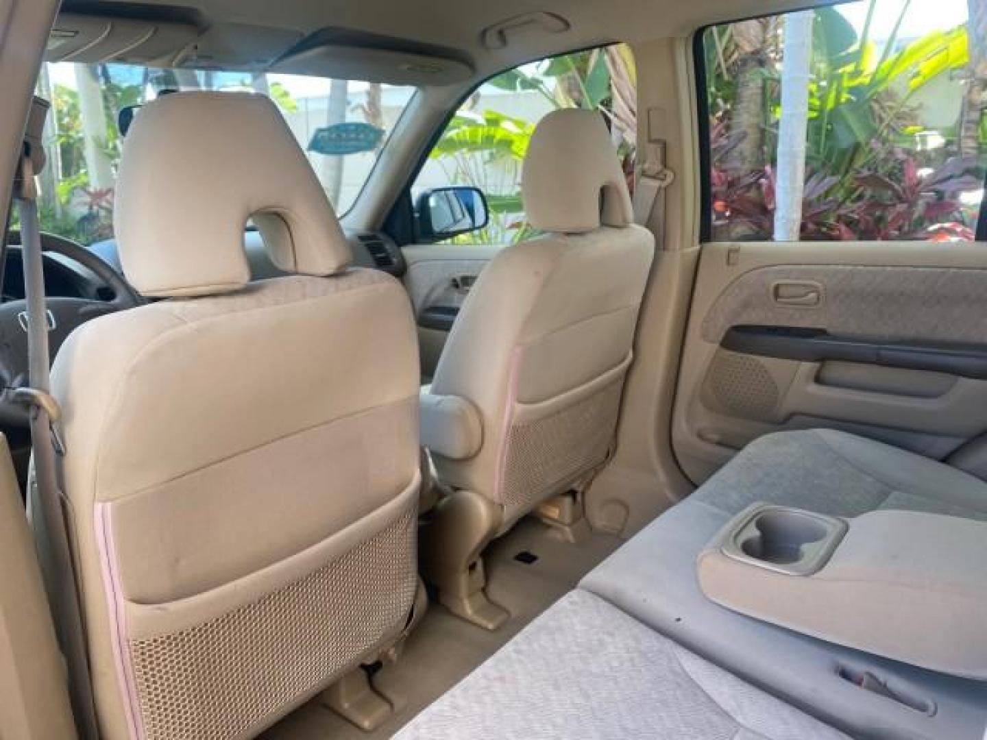 2005 Sahara Sand Metallic /Ivory Honda CR-V LX LOW MILES 52,177 SUV (SHSRD68595U) with an 2.4L DOHC MPFI 16-Valve i-VTEC I4 Engine engine, Automatic transmission, located at 4701 North Dixie Hwy, Pompano Beach, FL, 33064, (954) 422-2889, 26.240938, -80.123474 - OUR WEBPAGE FLORIDACARS1.COM HAS OVER 100 PHOTOS AND FREE CARFAX LINK 2005 HONDA CR-V LX VIN: SHSRD68595U306596 S H S R D 6 8 5 9 5 U 3 0 6 5 9 6 4 DOOR WAGON/SPORT UTILITY 2.4L I4 F DOHC GASOLINE 29 MPG FRONT WHEEL DRIVE Features ABS Brakes Air Conditioning AM/FM Stereo Automatic Transmission Casse - Photo#75