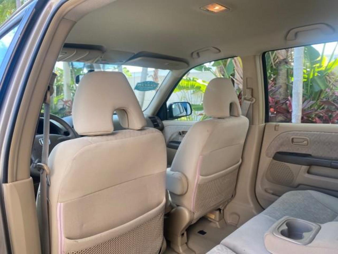 2005 Sahara Sand Metallic /Ivory Honda CR-V LX LOW MILES 52,177 SUV (SHSRD68595U) with an 2.4L DOHC MPFI 16-Valve i-VTEC I4 Engine engine, Automatic transmission, located at 4701 North Dixie Hwy, Pompano Beach, FL, 33064, (954) 422-2889, 26.240938, -80.123474 - OUR WEBPAGE FLORIDACARS1.COM HAS OVER 100 PHOTOS AND FREE CARFAX LINK 2005 HONDA CR-V LX VIN: SHSRD68595U306596 S H S R D 6 8 5 9 5 U 3 0 6 5 9 6 4 DOOR WAGON/SPORT UTILITY 2.4L I4 F DOHC GASOLINE 29 MPG FRONT WHEEL DRIVE Features ABS Brakes Air Conditioning AM/FM Stereo Automatic Transmission Casse - Photo#76