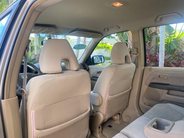 2005 Sahara Sand Metallic /Ivory Honda CR-V LX LOW MILES 52,177 SUV (SHSRD68595U) with an 2.4L DOHC MPFI 16-Valve i-VTEC I4 Engine engine, Automatic transmission, located at 4701 North Dixie Hwy, Pompano Beach, FL, 33064, (954) 422-2889, 26.240938, -80.123474 - OUR WEBPAGE FLORIDACARS1.COM HAS OVER 100 PHOTOS AND FREE CARFAX LINK 2005 HONDA CR-V LX VIN: SHSRD68595U306596 S H S R D 6 8 5 9 5 U 3 0 6 5 9 6 4 DOOR WAGON/SPORT UTILITY 2.4L I4 F DOHC GASOLINE 29 MPG FRONT WHEEL DRIVE Features ABS Brakes Air Conditioning AM/FM Stereo Automatic Transmission Casse - Photo#76