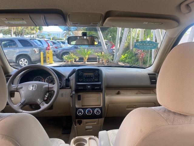 2005 Sahara Sand Metallic /Ivory Honda CR-V LX LOW MILES 52,177 SUV (SHSRD68595U) with an 2.4L DOHC MPFI 16-Valve i-VTEC I4 Engine engine, Automatic transmission, located at 4701 North Dixie Hwy, Pompano Beach, FL, 33064, (954) 422-2889, 26.240938, -80.123474 - OUR WEBPAGE FLORIDACARS1.COM HAS OVER 100 PHOTOS AND FREE CARFAX LINK 2005 HONDA CR-V LX VIN: SHSRD68595U306596 S H S R D 6 8 5 9 5 U 3 0 6 5 9 6 4 DOOR WAGON/SPORT UTILITY 2.4L I4 F DOHC GASOLINE 29 MPG FRONT WHEEL DRIVE Features ABS Brakes Air Conditioning AM/FM Stereo Automatic Transmission Casse - Photo#77